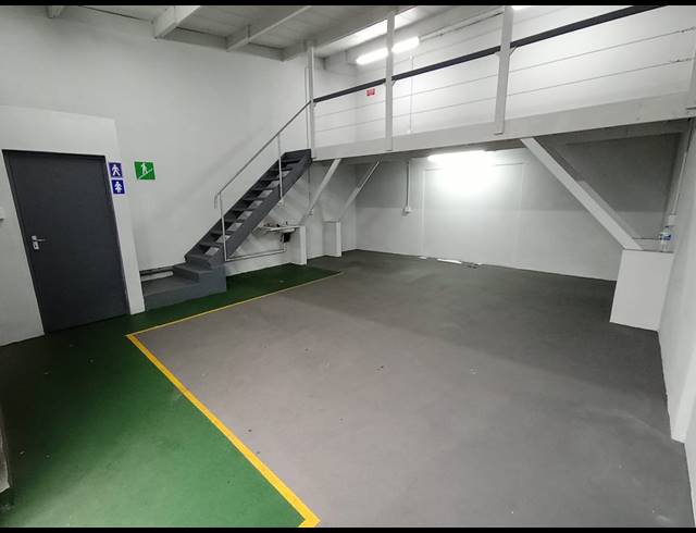 67M² MINI FACTORY TO LET IN ALTON